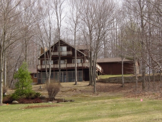 Golf accommodations on the 13th fairway on Wilderness Valley golf course at Black Forest.